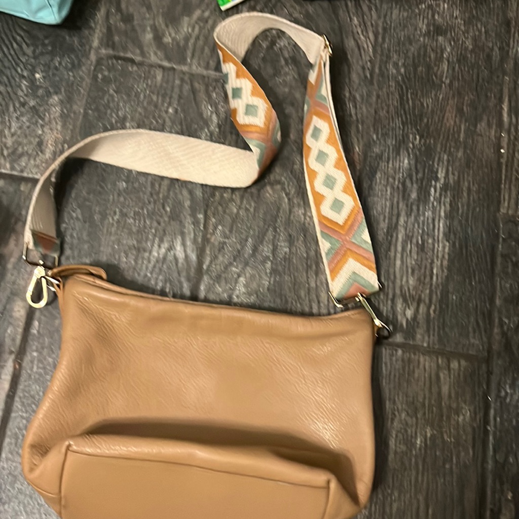 Leather Bag With Replaceable Strap